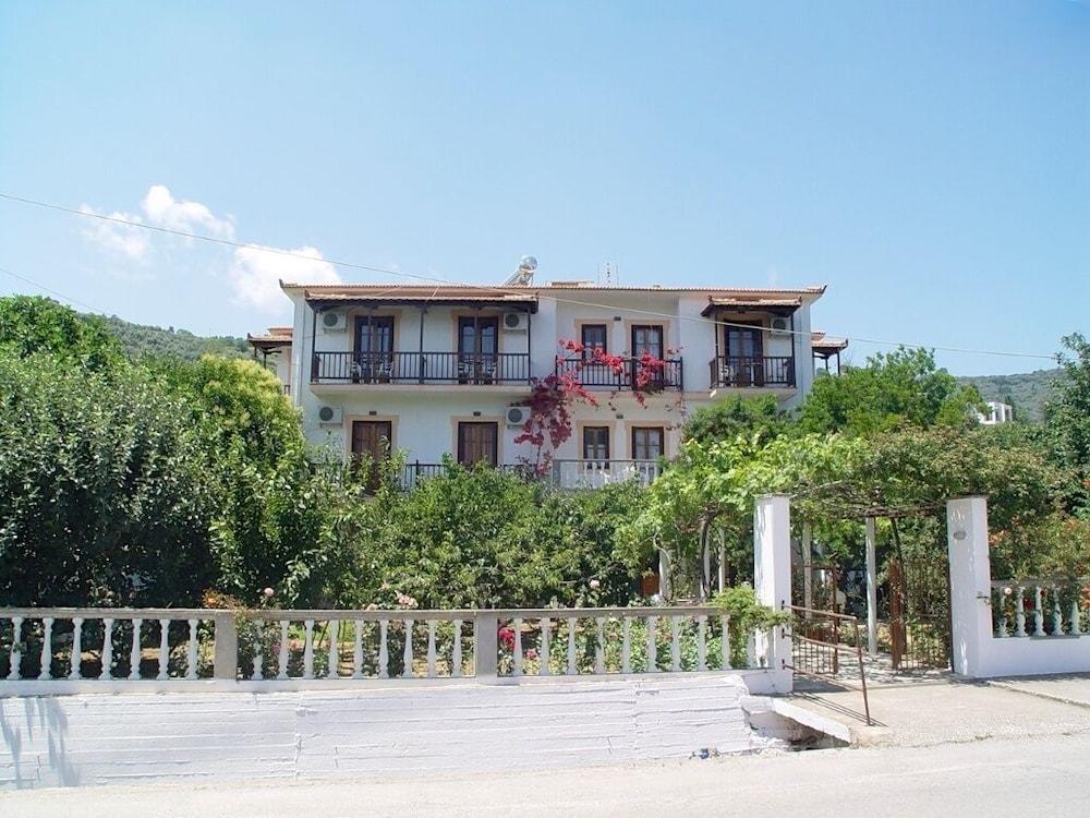 Guesthouse Christos Skopelos Buitenkant foto